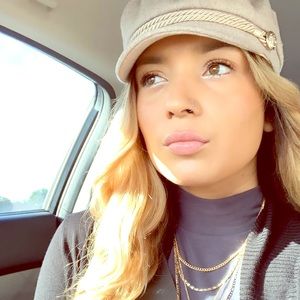 Meet your Posher, Maria